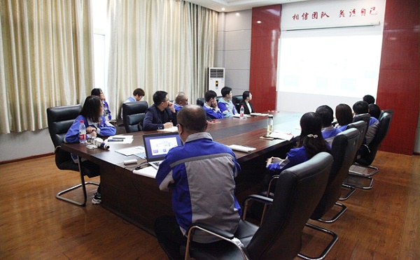 布洛尔技术部部长王灿对公司产品专业知识进行培训。