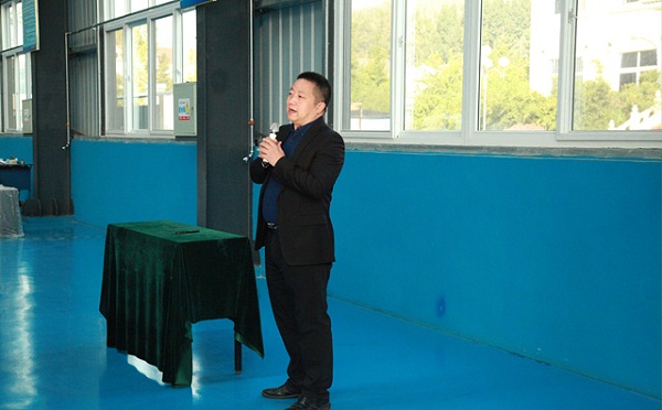 项目组总监黄维标发表讲话